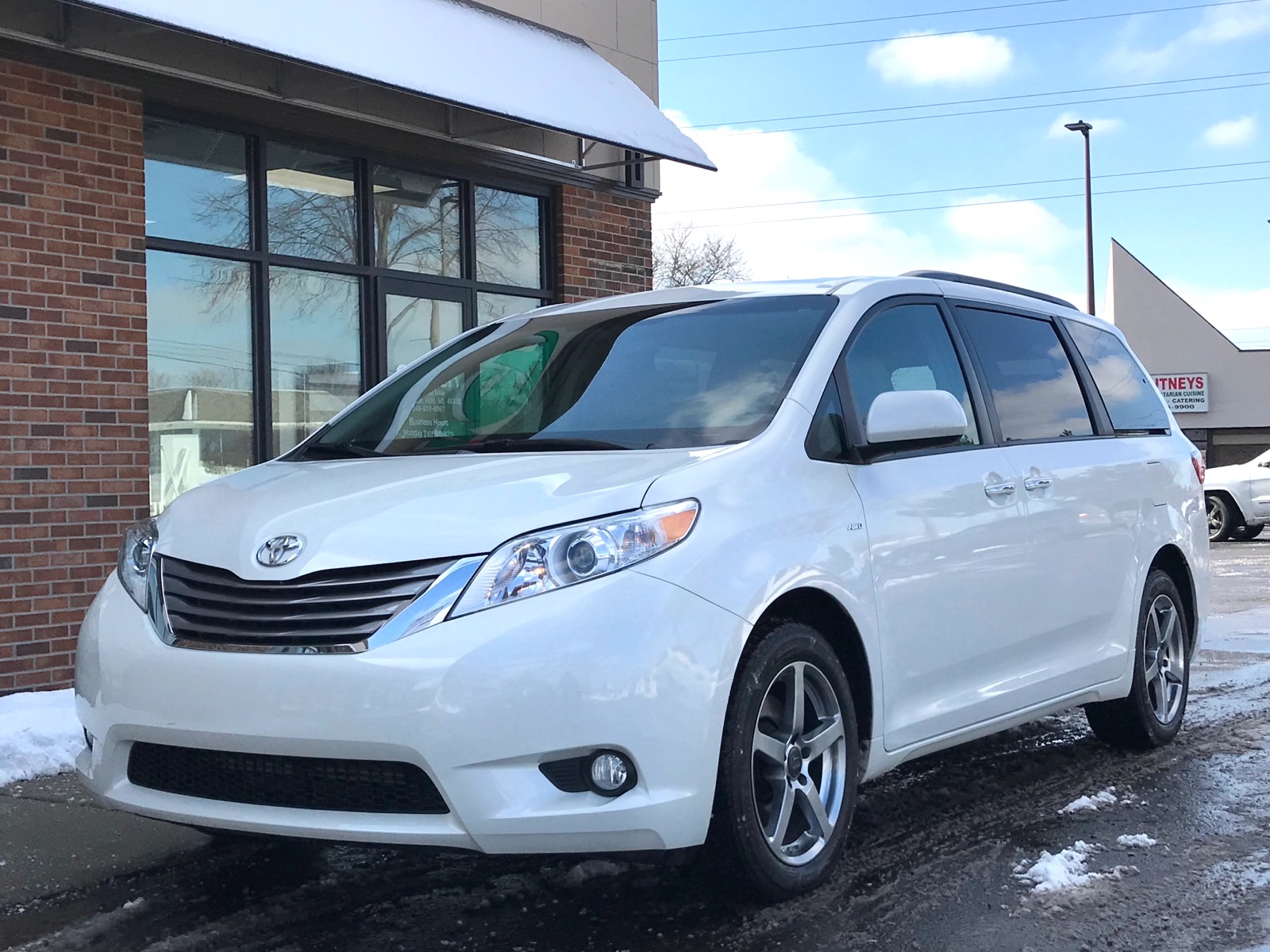 新着車両紹介] 2017 Toyota Sienna XLE AWD | ガリバーUSA