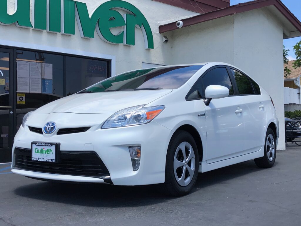 Stunning Toyota Prius Three 2014 Images